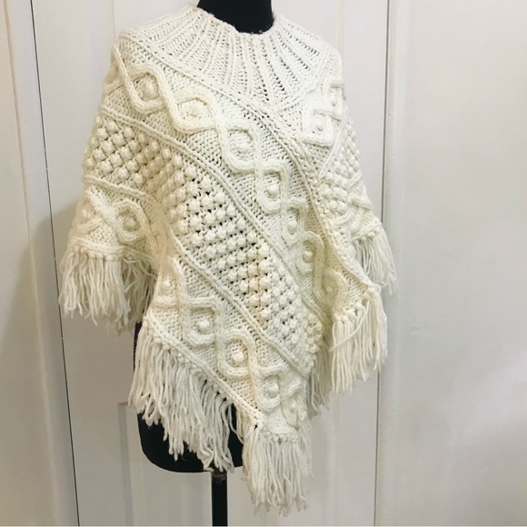 Vintage Hand knit Poncho - Picture 3 of 11